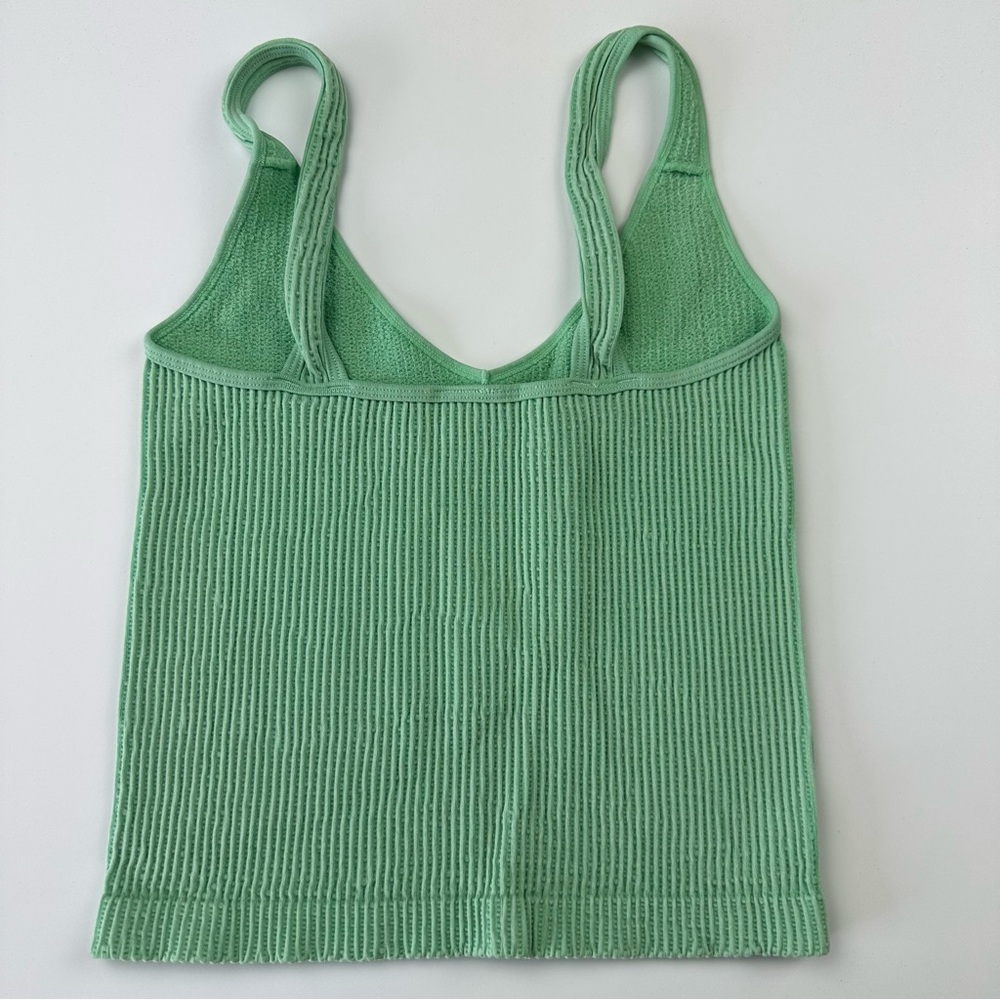 Dynamic Seamless Cami Tank - Picture 2 of 3